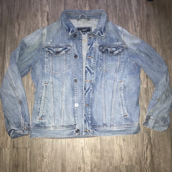 Jean jacket - Picture 1 of 3